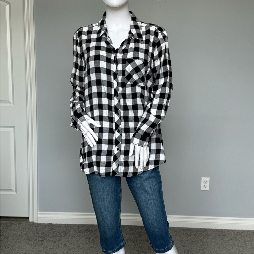Faded Glory Black and White Plaid Shirt with Jean Capris